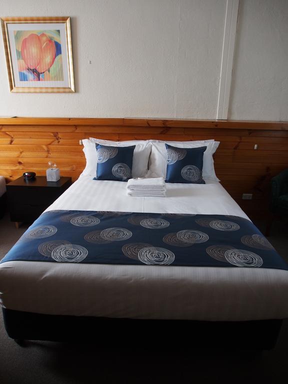 Majestic Motel Хоршам Екстериор снимка