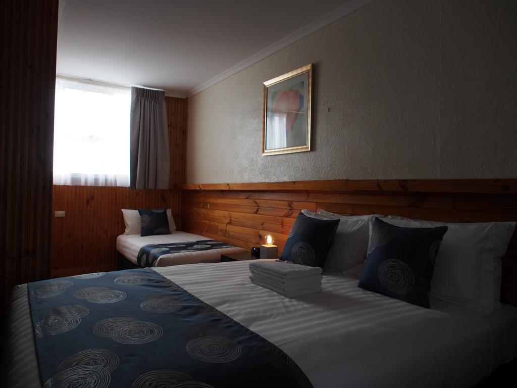 Majestic Motel Хоршам Екстериор снимка