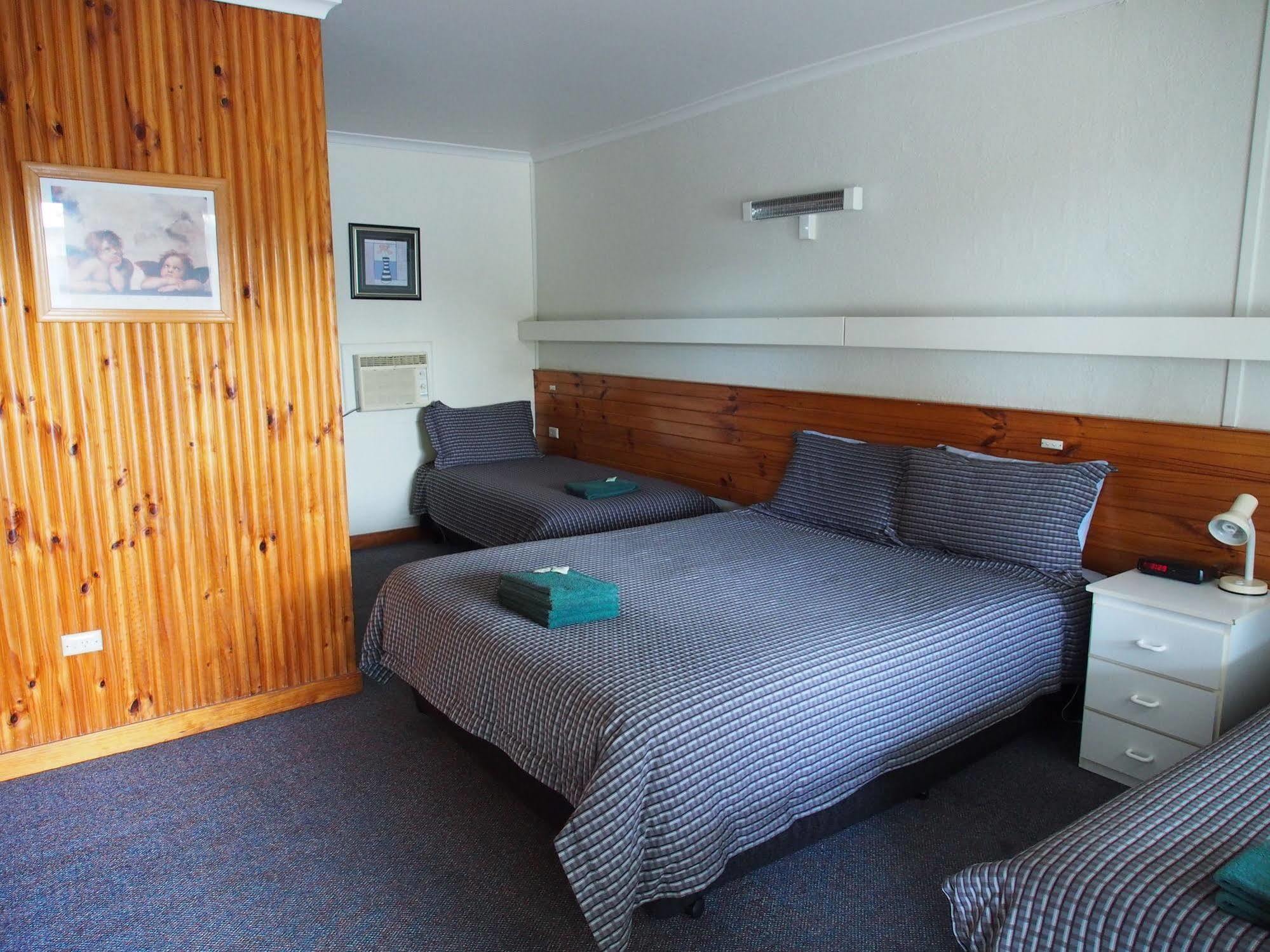Majestic Motel Хоршам Екстериор снимка