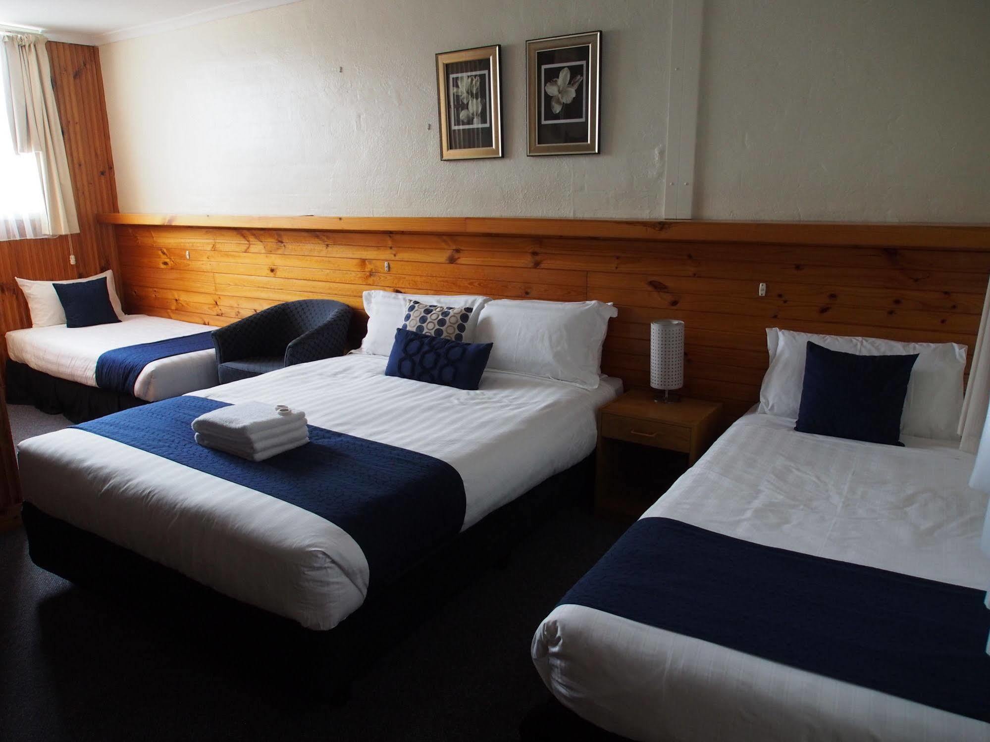 Majestic Motel Хоршам Екстериор снимка